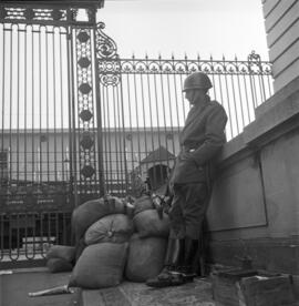 Tropas da Brigada Militar no Palácio Piratini para a resistência democrática