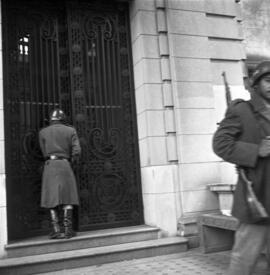 Tropas da Brigada Militar no Palácio Piratini para a resistência democrática