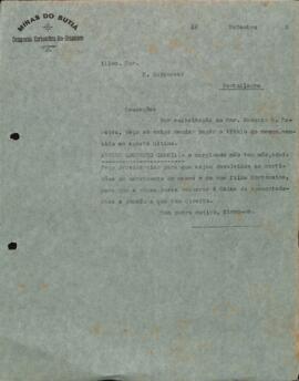 Pedido para que sejam devolvidas as certidões do operário Arthur Lourenço Garcia e de sua filha para que a viúva possa requerir à Caixa de Aposentadorias a pensão na qual tem direito.